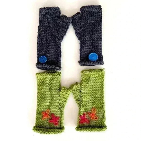 Children’s Fingerless  Mittens in Grey and Green - Picture 1 of 7
